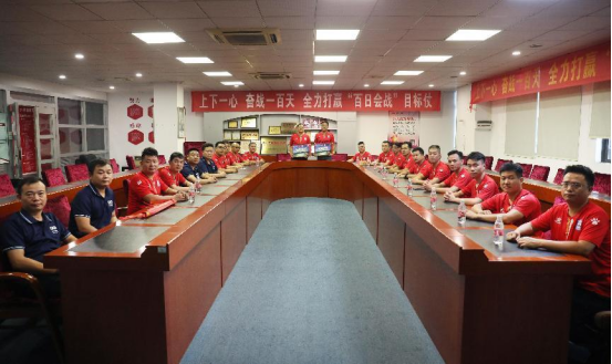 澳克士智能照明攜手光之聯(lián)足球俱樂部：跨界合作，共創(chuàng)輝煌未來